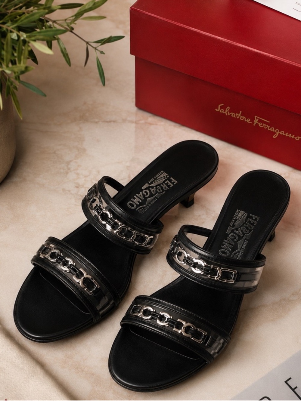 Salvatore Ferragamo Loretta Gancini Chain Leather Slide Sandals Black Italy Sz 9